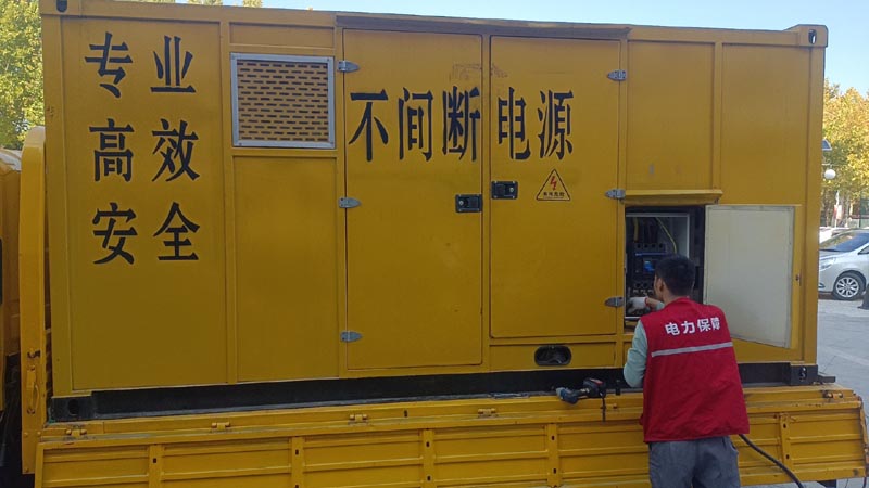 河池柴油发电机组和UPS电源配合使用时，如何避免切换过程中的电力中断？
